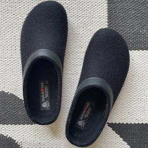 Like New: Haflinger Pure Wool German Slippers (Unisex)
